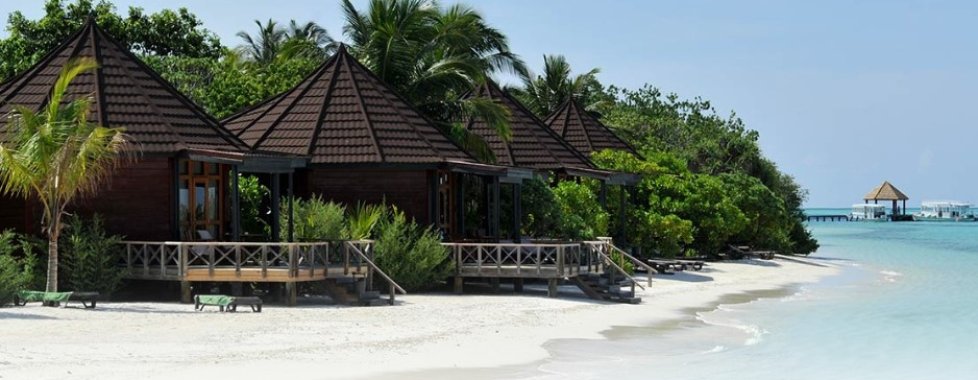 Komandoo jacuzzi beach villa