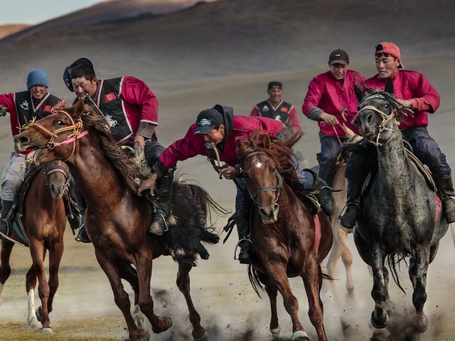 TOUR KIRGHIZISTAN : FRA STEPPA E CIELO